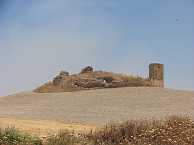 20081124102923-castillo-de-dos-hermanas.jpg